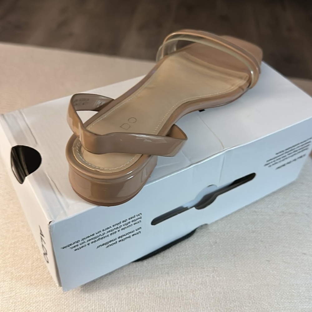 Cute sandals with back strap - Picture 3 of 3